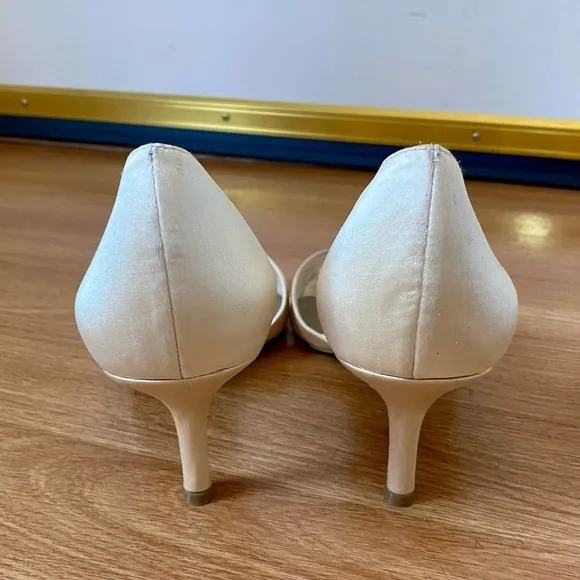 Nine West New Favorly Bridal Kitten Heel Satin Dress Sandals Women’s 9 NWT