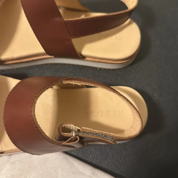Nisolo Flatform sandals