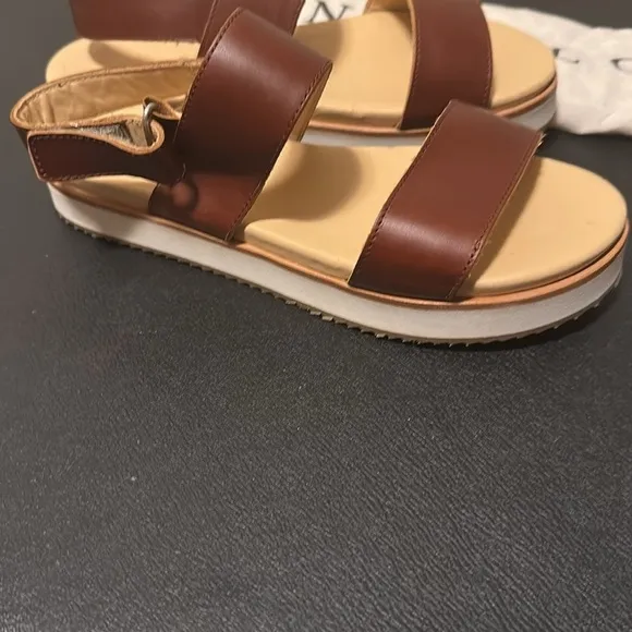 Nisolo Flatform sandals