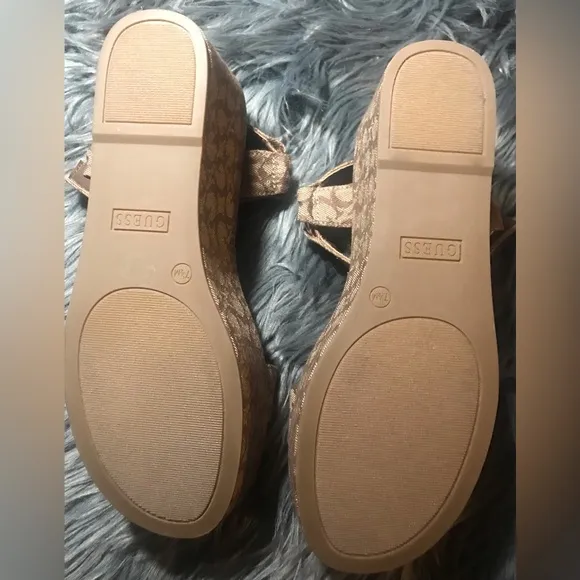 NW Guess Platform Sandals