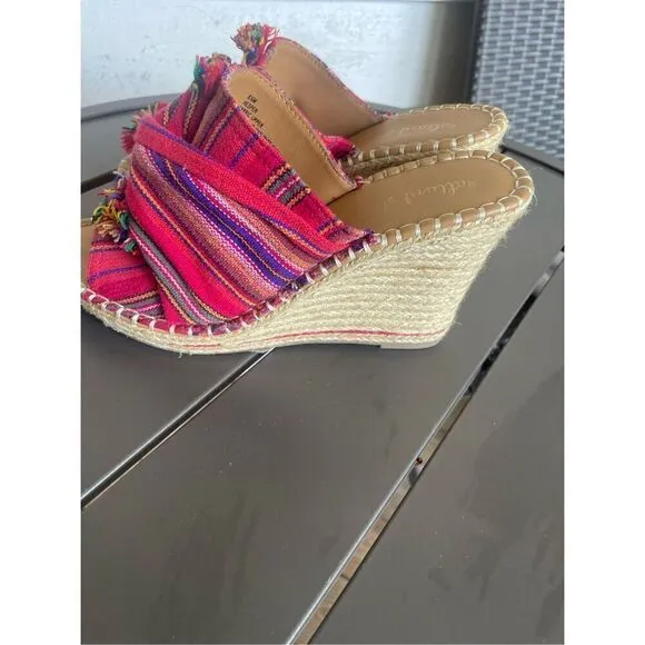 NWOB Altar’d State Hesper Red Multi Wedge Sandal SZ 8.5. Boho/ Tribal / Fabric
