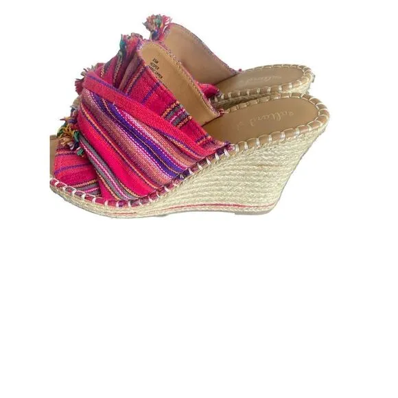 NWOB Altar’d State Hesper Red Multi Wedge Sandal SZ 8.5. Boho/ Tribal / Fabric