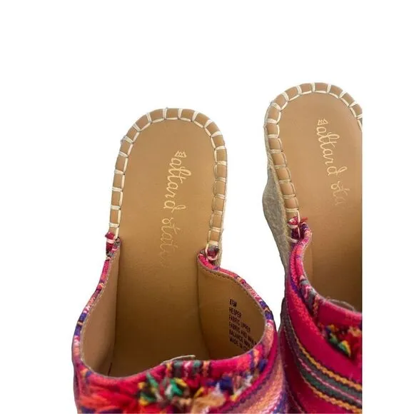 NWOB Altar’d State Hesper Red Multi Wedge Sandal SZ 8.5. Boho/ Tribal / Fabric