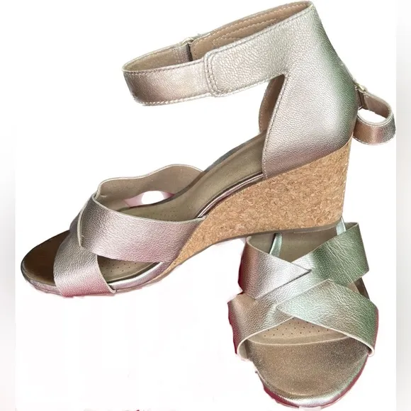 NWOB Clark’s wedge sandals
