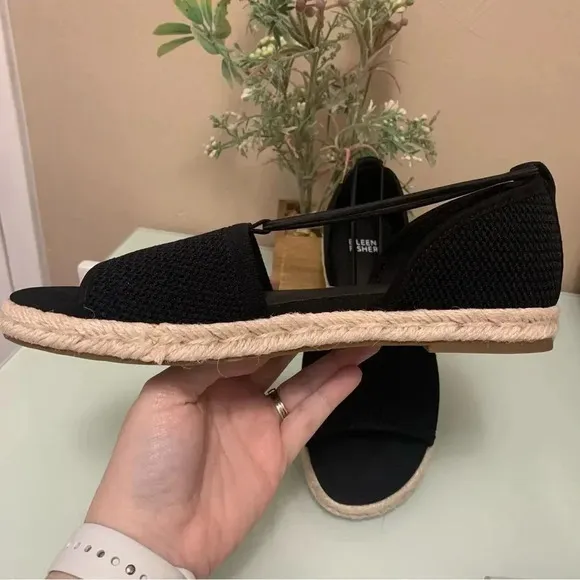 NWOB Eileen Fisher Mews Sandals