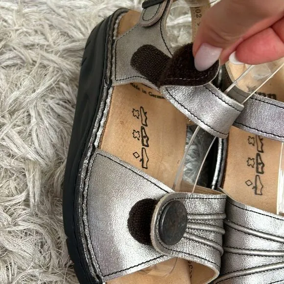 NWOB Finn Comfort Sausalito Leather Adjustable Strap Sandals Silver size 36 US 6