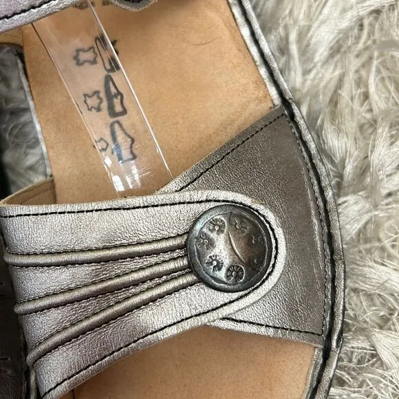 NWOB Finn Comfort Sausalito Leather Adjustable Strap Sandals Silver size 36 US 6