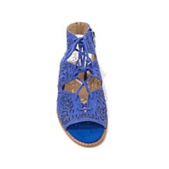 NWOB VINCE CAMUTO Regey Suede Gladiator Demi-Wedge