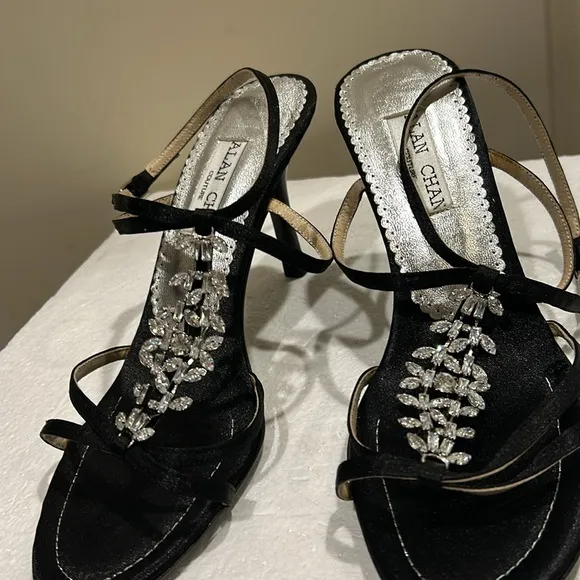 NWOT Alan Chan couture Vero Cuoio rhinestone straps heels open sandals size 37