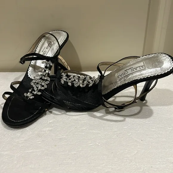 NWOT Alan Chan couture Vero Cuoio rhinestone straps heels open sandals size 37