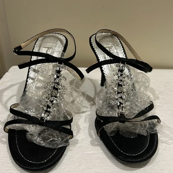 NWOT Alan Chan couture Vero Cuoio rhinestone straps heels open sandals size 37