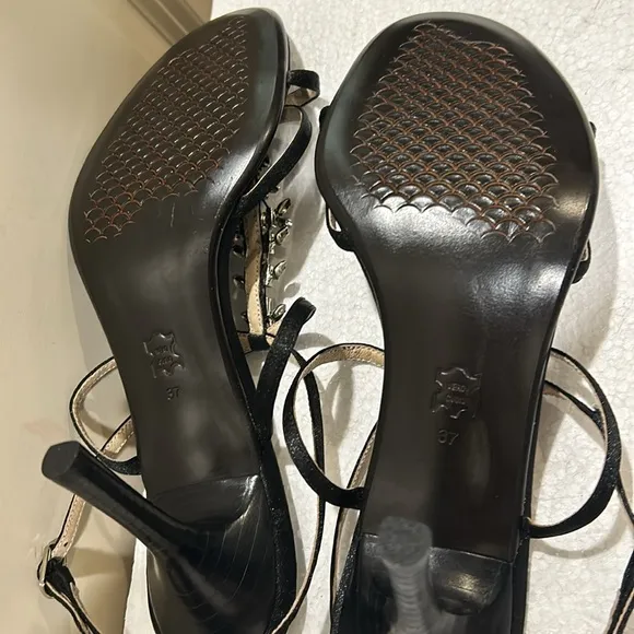 NWOT Alan Chan couture Vero Cuoio rhinestone straps heels open sandals size 37