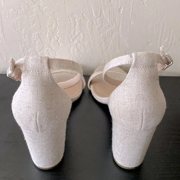 NWOT Bandolino Block Heels