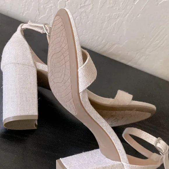 NWOT Bandolino Block Heels