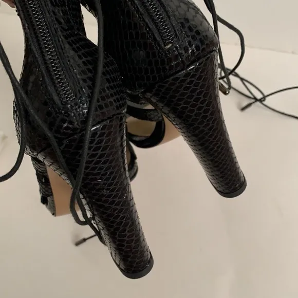 NWOT BCBG MaxAzria Lace Up Heels Sandals