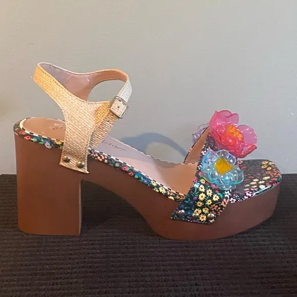 NWOT Betsey Johnson Pink and Purple Sandals with Sparkling Details