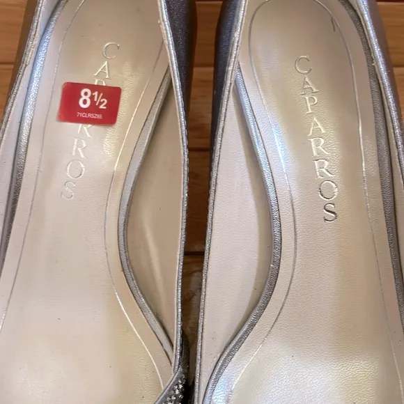 NWOT Caparros Silver Pumps With Rhinestones Size 8.5 B