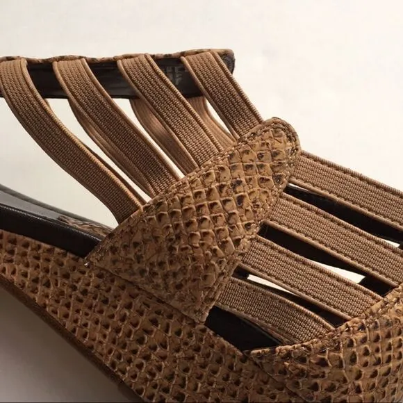 NWOT Donald J. Pliner leather sandals