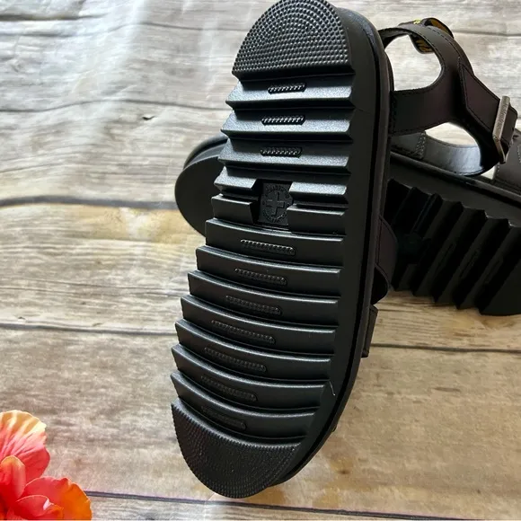 NWOT DR MARTENS BLAIR SANDALS