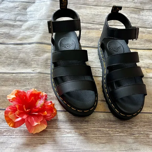 NWOT DR MARTENS BLAIR SANDALS
