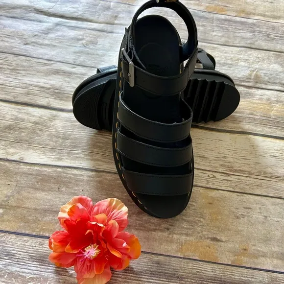 NWOT DR MARTENS BLAIR SANDALS