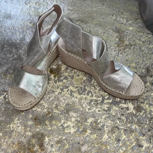 NWOT EILEEN FISHER Willow wedge sandals size 9
