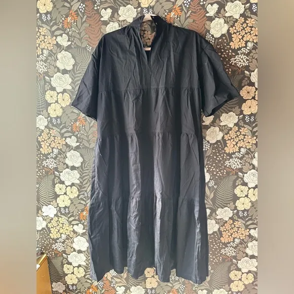NWOT EVERLANE The Tiered Mockneck Dress Black Midi size medium