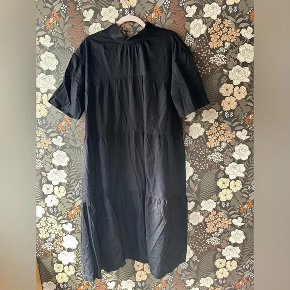 NWOT EVERLANE The Tiered Mockneck Dress Black Midi size medium