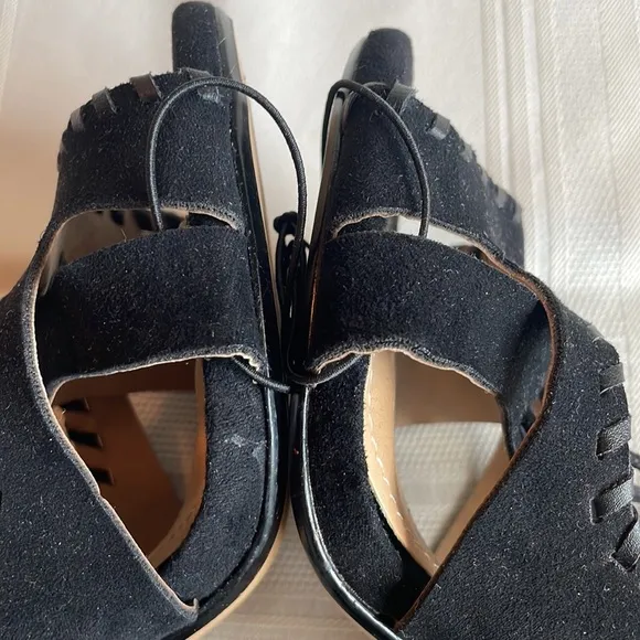 NWOT Express Black Suede Strappy Cage Lace Up High Block Heels - Size 9