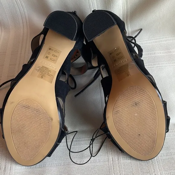 NWOT Express Black Suede Strappy Cage Lace Up High Block Heels - Size 9