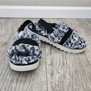 NWOT Koolaburra by UGG Black White Cheetah Adjustable Slide Sandals Fuzz'd Out