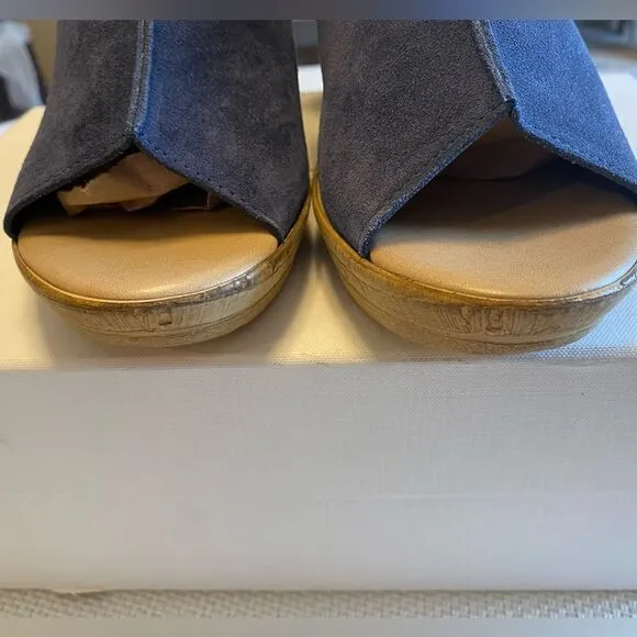 NWOT Mila Paoli made in Italy blue suede wedge sandals size 9