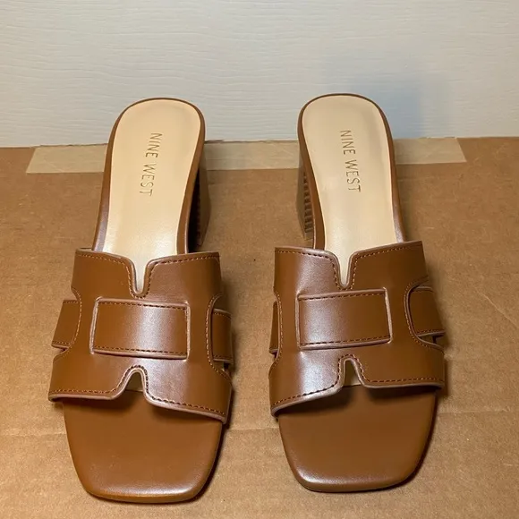 NWOT Nine West Brown Square Toe Heels Size 7