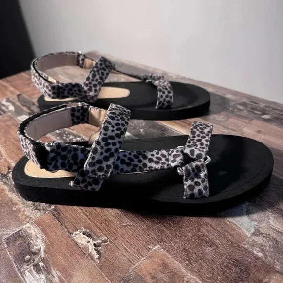 NWOT Stuart Weitzman Vail Cheetah Sport Sandals Women Size 6 Animal Print