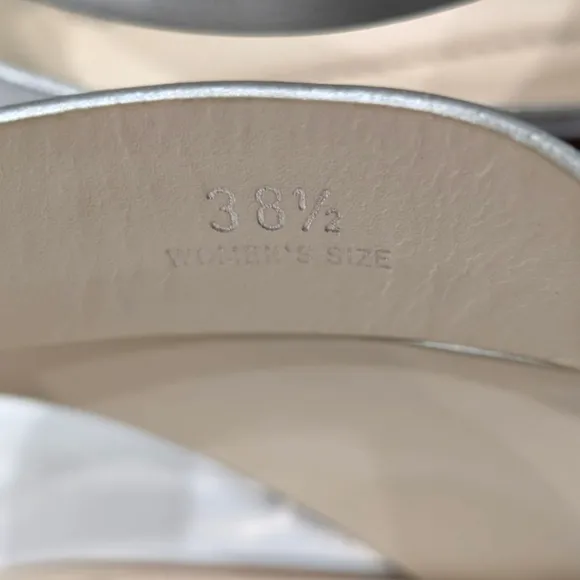 NWOT Tod's Metallic Silver Leather Ankle Strap FlatSandals Size 38.5