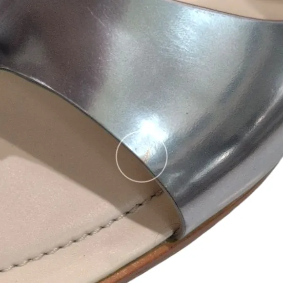 NWOT Tod's Metallic Silver Leather Ankle Strap FlatSandals Size 38.5