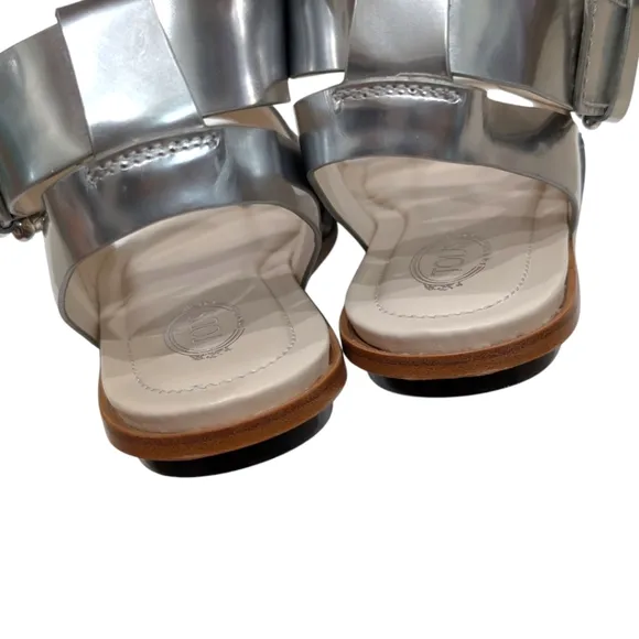 NWOT Tod's Metallic Silver Leather Ankle Strap FlatSandals Size 38.5