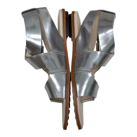 NWOT Tod's Metallic Silver Leather Ankle Strap FlatSandals Size 38.5