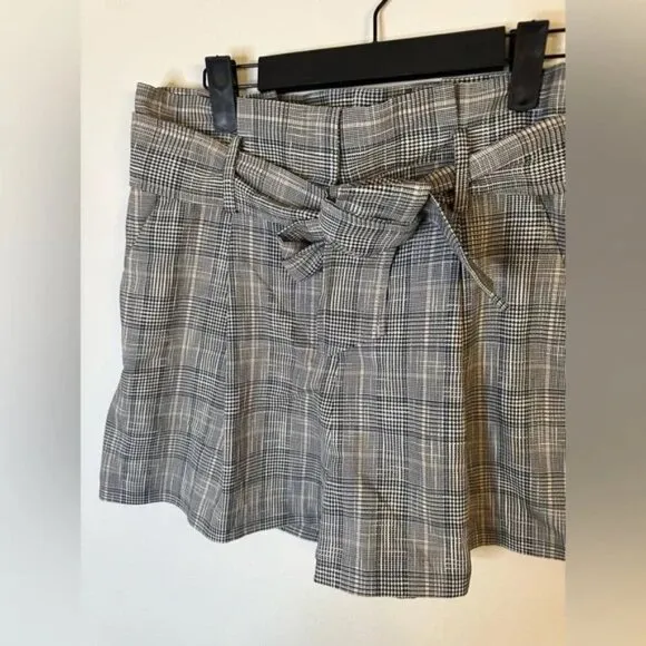 NWOT Veronica Beard Baga Shorts – Size 6 – Effortlessly Chic!