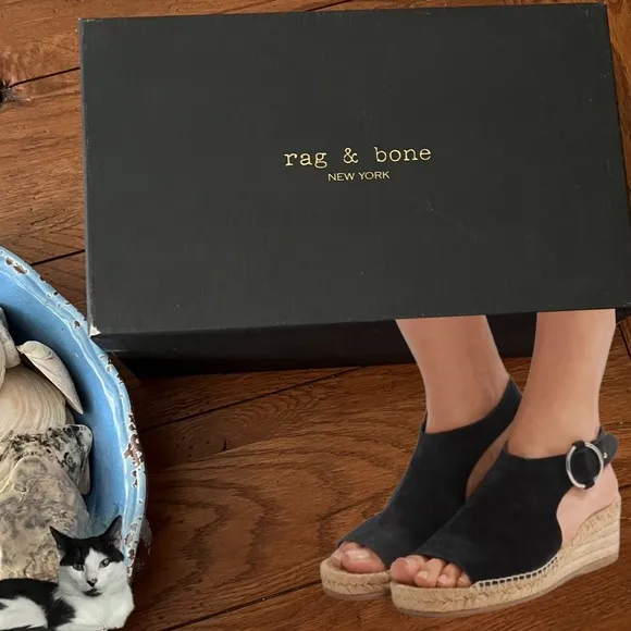 NWT $395 rag &amp; bone | Calla | Suede Wedge Sandals in Black | Size 9.5