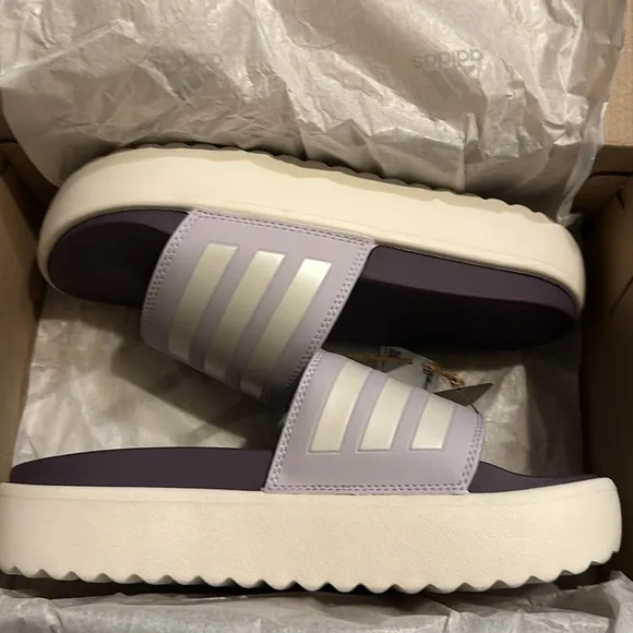 NWT Adidas ADILETTE PLATFORM SLIDES In Silver Dawn / Zero Metalic Shadow Violet