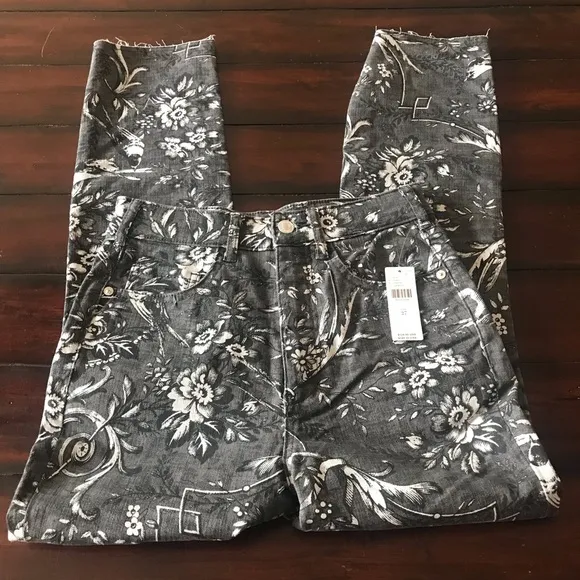 NWT Anthropologie ULTRA HIGH-RISE SLIM STRAIGHT JEANS. SIZE 27