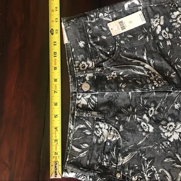 NWT Anthropologie ULTRA HIGH-RISE SLIM STRAIGHT JEANS. SIZE 27