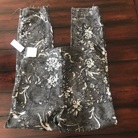 NWT Anthropologie ULTRA HIGH-RISE SLIM STRAIGHT JEANS. SIZE 27