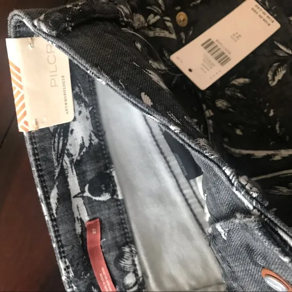 NWT Anthropologie ULTRA HIGH-RISE SLIM STRAIGHT JEANS. SIZE 27