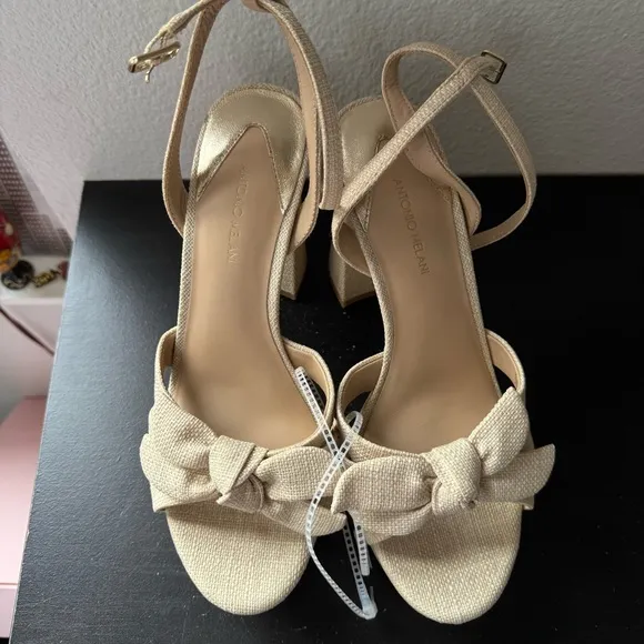 NWT Antonio Melani Bindi Raffia Bow Platform Dress Sandals Sz 8,5