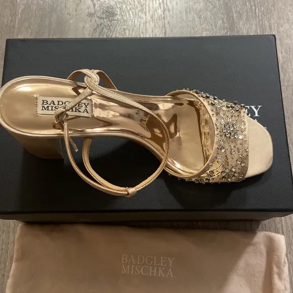 NWT! Badgley Mischka Embellished Blaine Sandals Latte