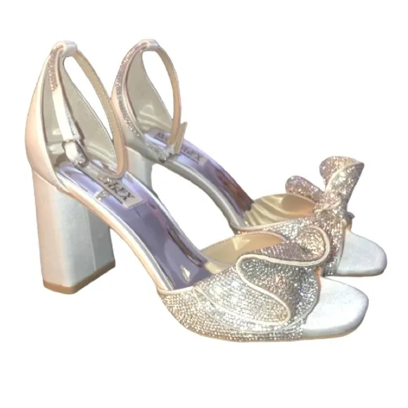 NWT Badgley Mischka Poppy Square Toe Embellished Block Heel Sandals size 6.5