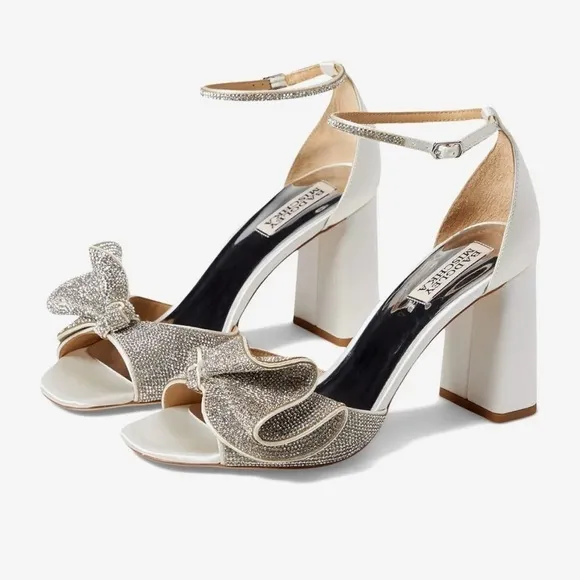 NWT Badgley Mischka Poppy Square Toe Embellished Block Heel Sandals size 6.5