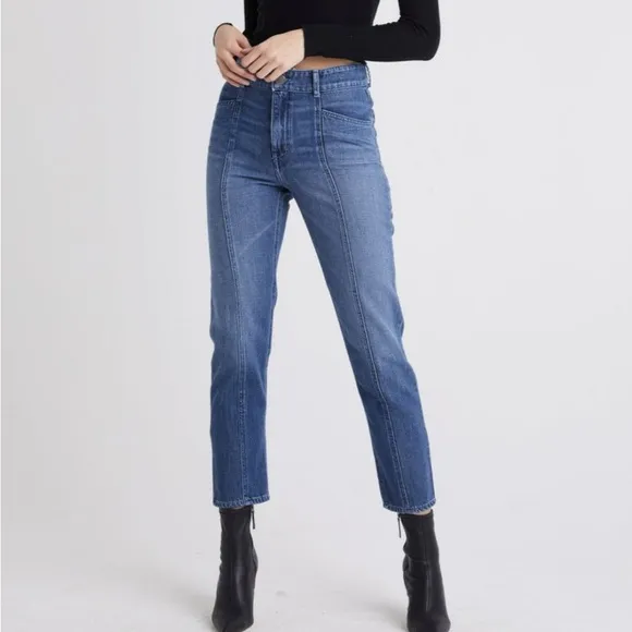 NWT Bella Dahl Dylan Seamed Tapered Jean in Heritage Wash (J3)